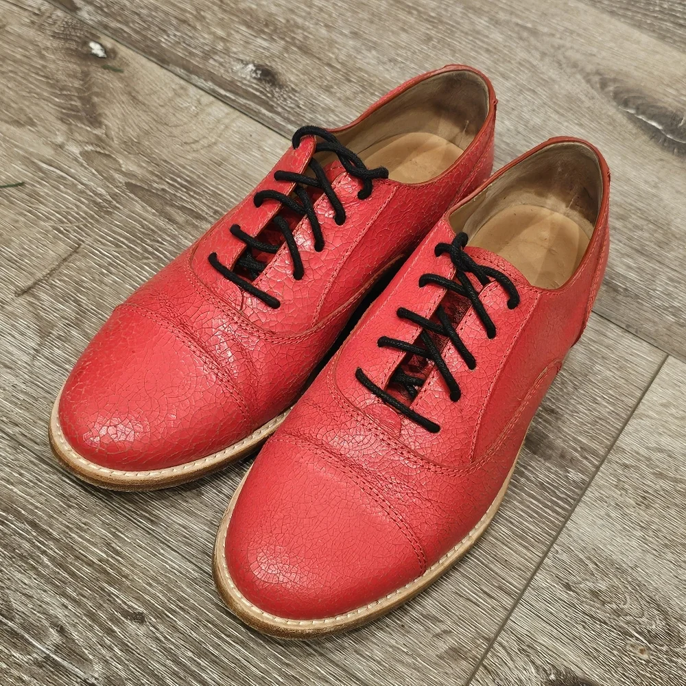 MARC JACOBS Crackled Red Leather Oxfords Sz 38.5 shoes